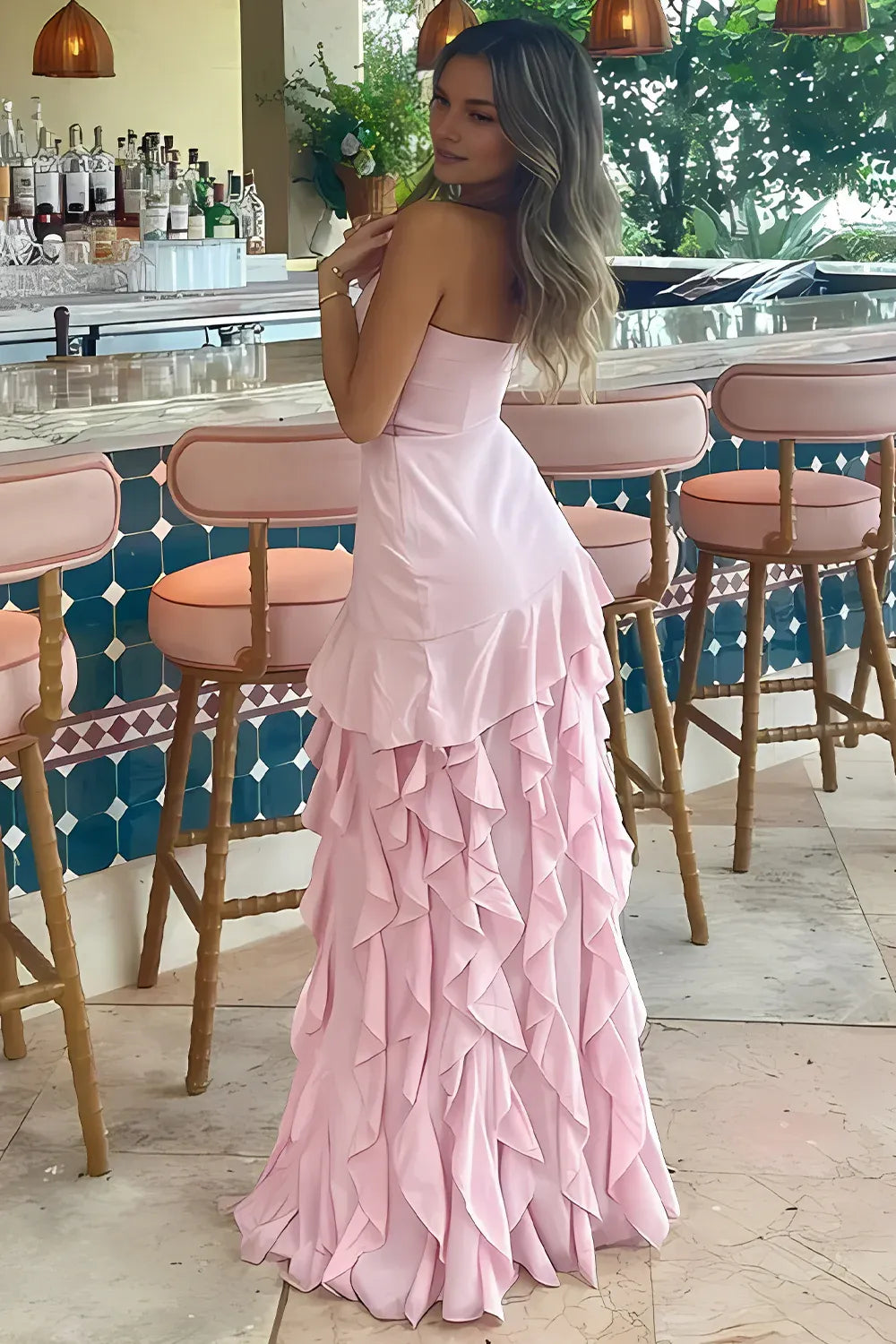 Vestido Weitese, encantador vestido de fiesta largo rosa sin tirantes con volantes